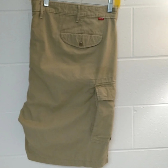 LEVIS WATERLESS, 100% COTTON, KHAKI TAN, CARGO SHORTS, SNAP CARGO POCKETS, W52 - Picture 2 of 10